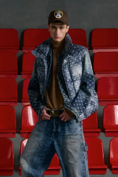 Look 10